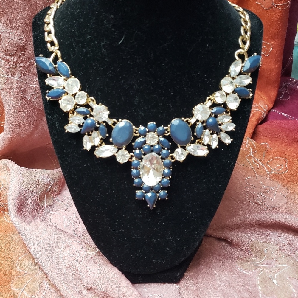 Statement necklace